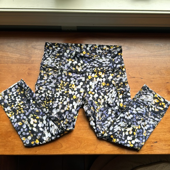 Lululemon Fast and Free Tight II Cropped Leggings - Size: 6 - Picture 6 of 9